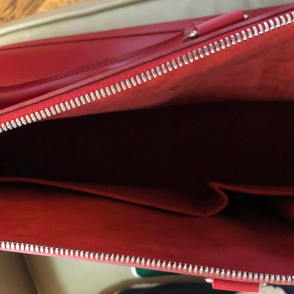 Louis Vuitton EPI Alma GM Carmine - EXCELLENT BARELY USED CONDITION Red Satchel - Picture 4 of 16